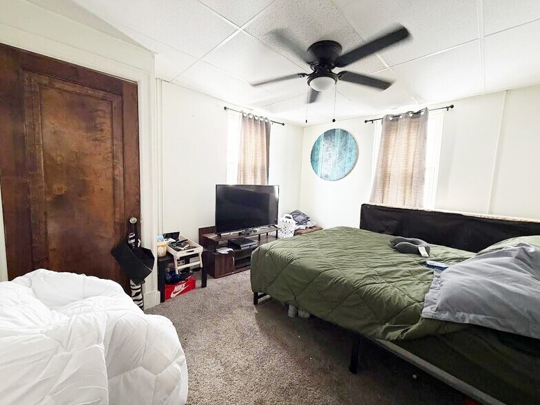 More Photos Of 342 Center Ave, Pittsburgh Storefront Retail Residential For Sale