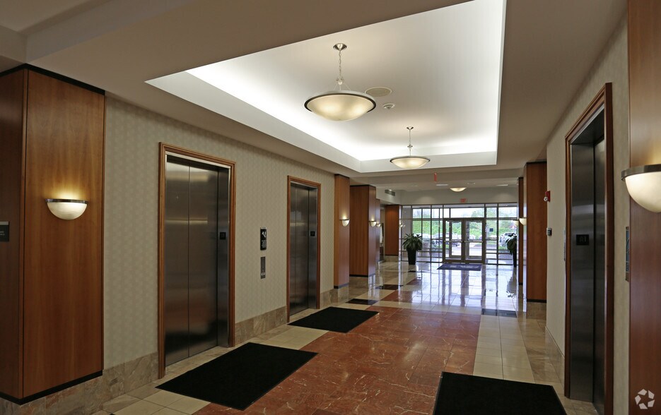 More Photos Of 100 E Business Way, Sharonville Unknown For Lease