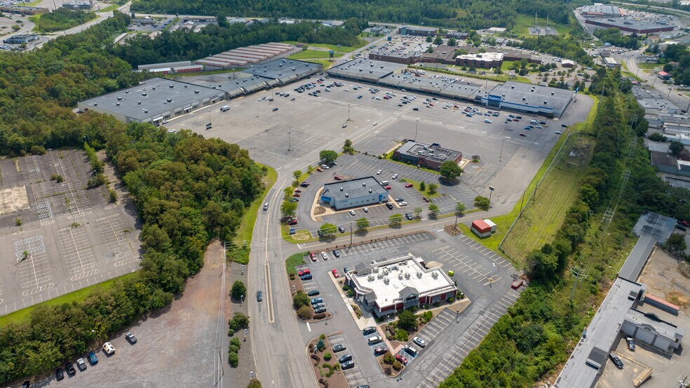 More Photos Of 1-400 E End Ctr, Wilkes-Barre Unknown For Lease