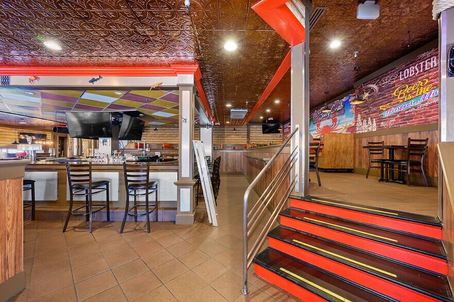 More Photos Of 11340 Princeton Pike, Cincinnati Restaurant For Lease