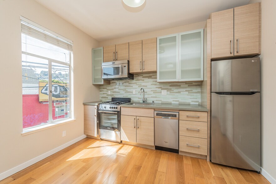 More Photos Of 184 Valley St, San Francisco Apartments For Sale