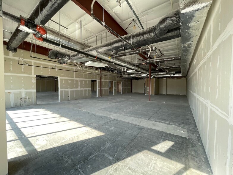 More Photos Of 911 29th St SE, Watertown Unknown For Lease