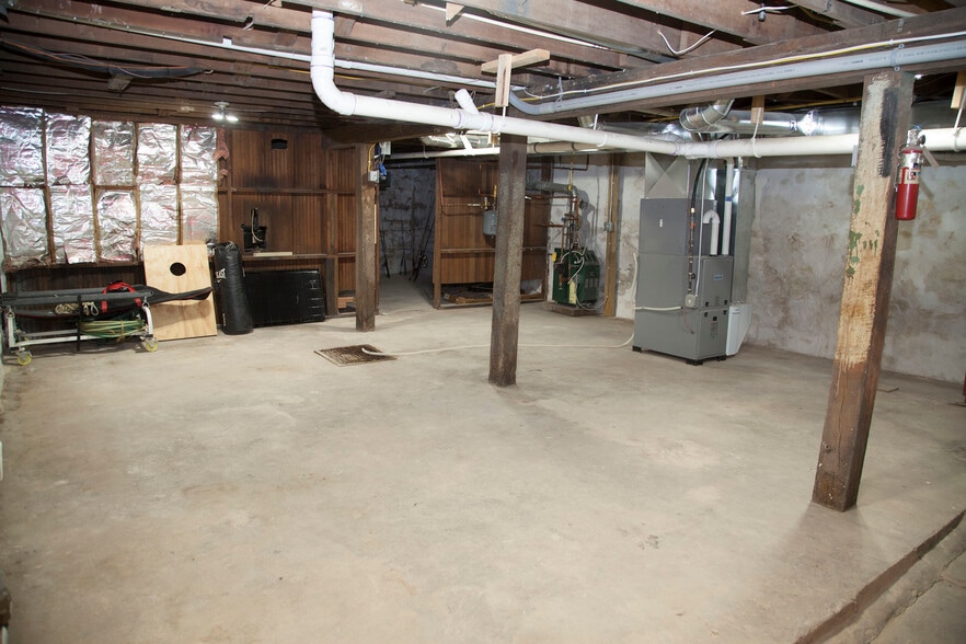 More Photos Of 705 Main St, Ridgeway Freestanding For Sale
