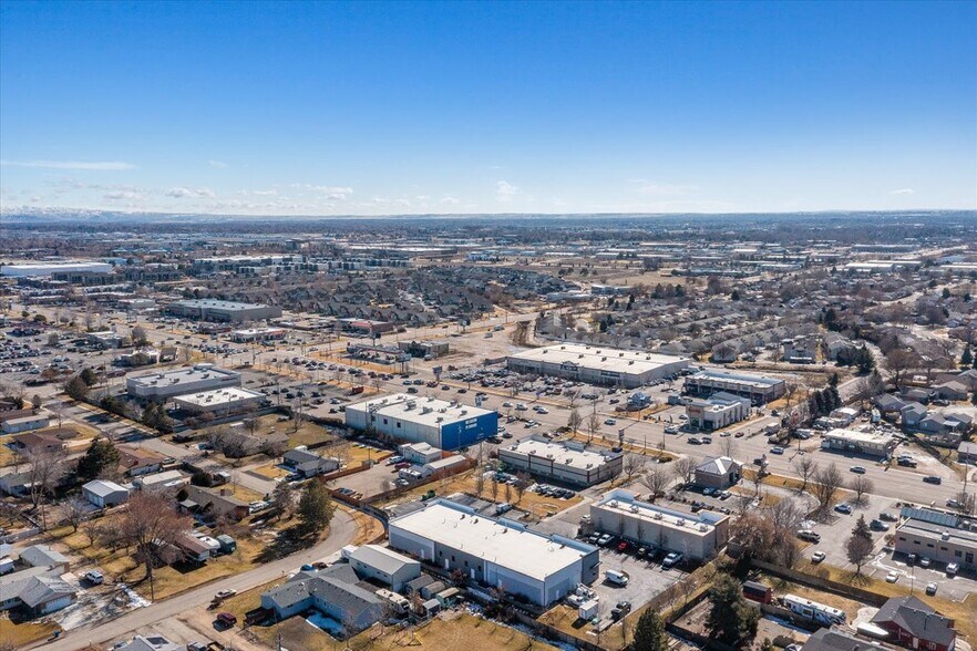 More Photos Of 1270-1300 E Fairview Ave, Meridian Light Distribution For Sale