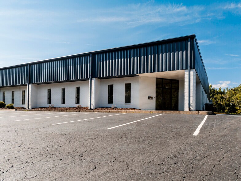More Photos Of 510 Corliss St, Greensboro Light Manufacturing For Lease