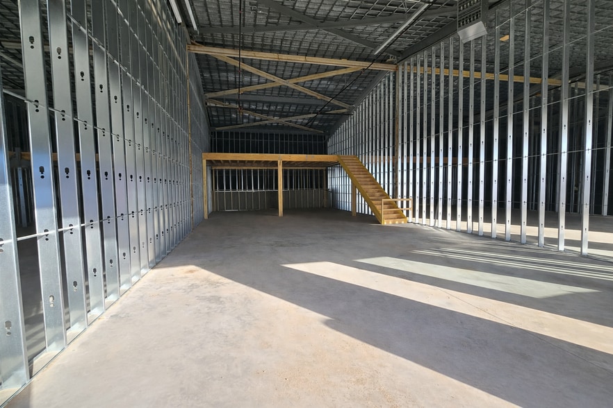 More Photos Of 14 Griffin Industrial Pt, Cochrane Warehouse For Lease