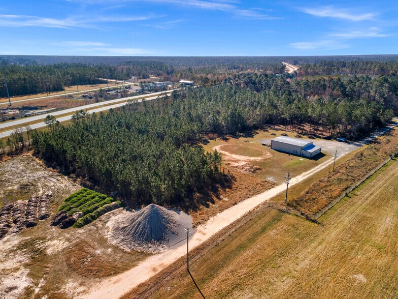 More Photos Of 3464 Albany Ave, Waycross Service For Sale