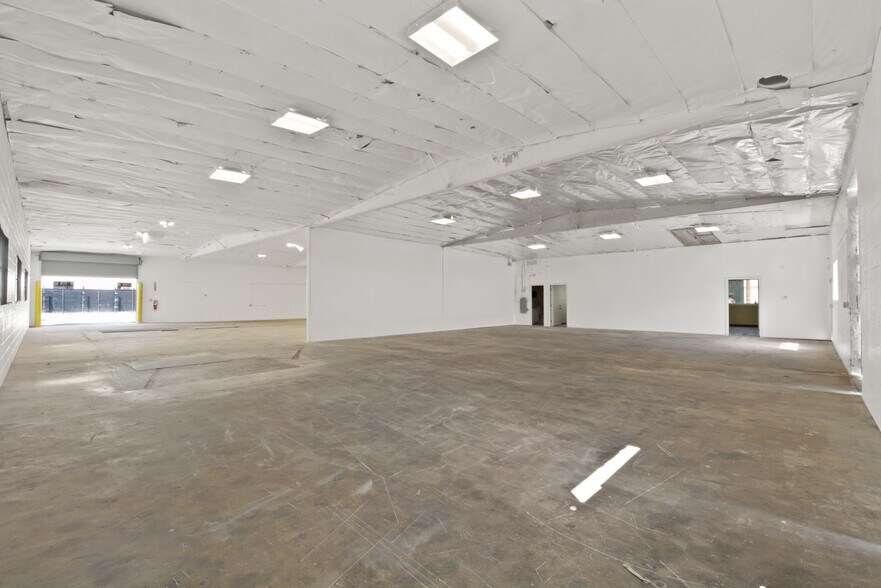 More Photos Of 920-922 E Arlee Pl, Anaheim Warehouse For Sale