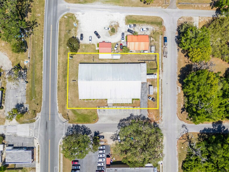 More Photos Of 903 Suwannee Ave NW, Branford Freestanding For Sale