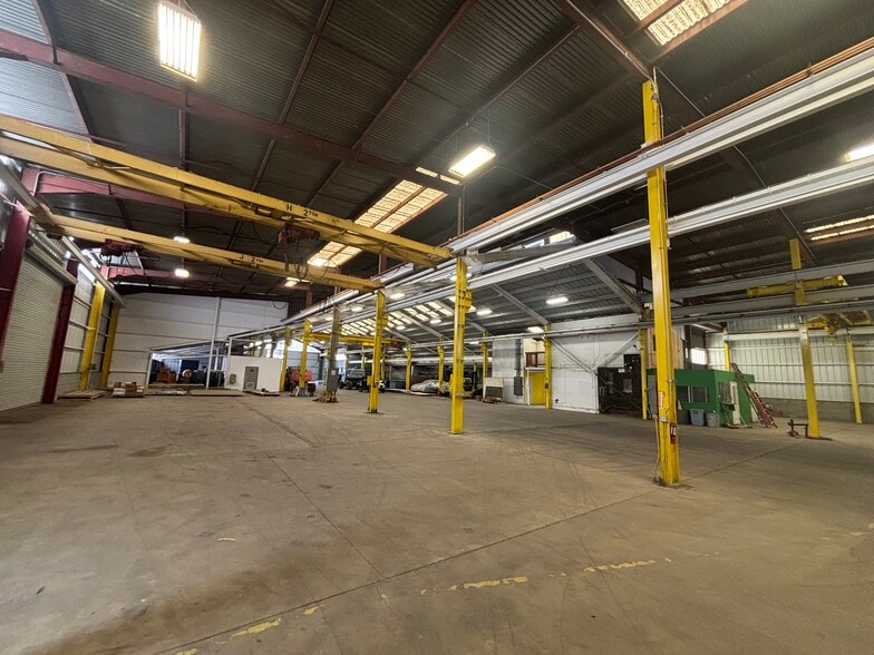 More Photos Of 8845 Elder Creek Rd, Sacramento Warehouse For Lease