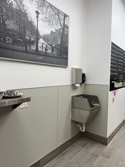 More Photos Of 25115 Gosling Rd, Spring Restaurant For Sale