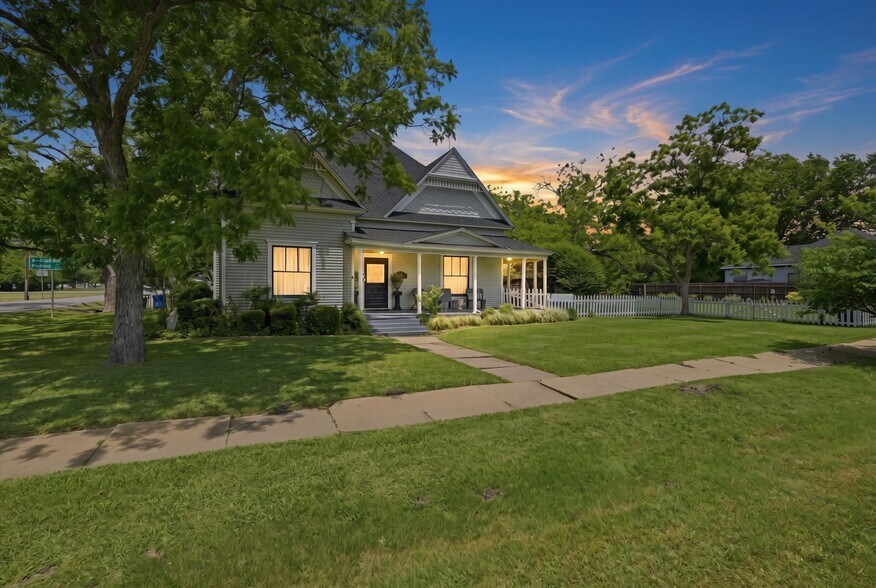 More Photos Of 202 E Main St, Celina Flex For Sale
