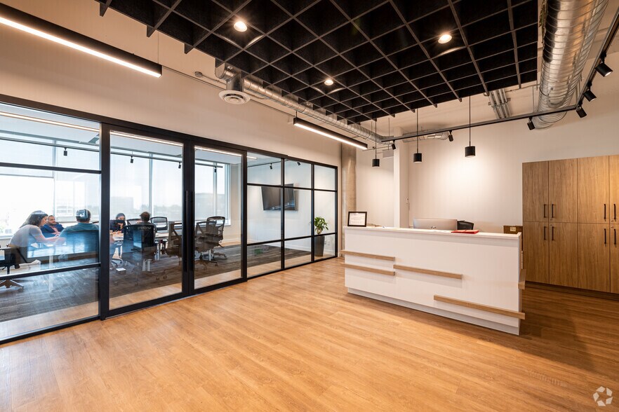 More Photos Of 7260 Rue Saint-Urbain, Montréal Office For Lease