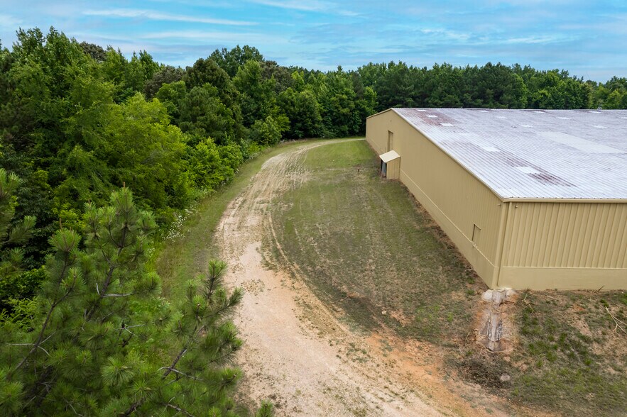 More Photos Of 619 N Main St, Warrenton Warehouse For Lease