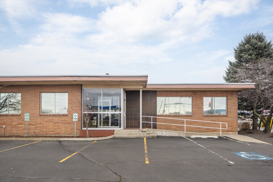 More Photos Of 802 N Fancher Rd, Spokane Valley Office For Lease