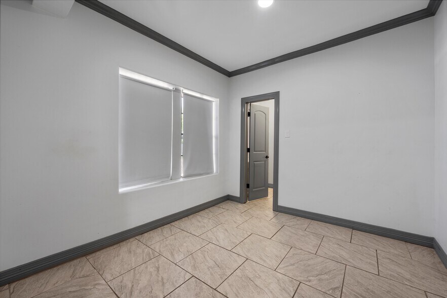 More Photos Of 521 N 18th St, Waco Office Residential For Sale