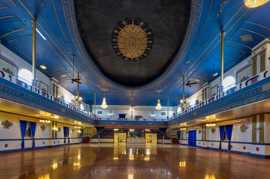 More Photos Of 5670 58th St, Flushing Lodge Meeting Hall For Sale