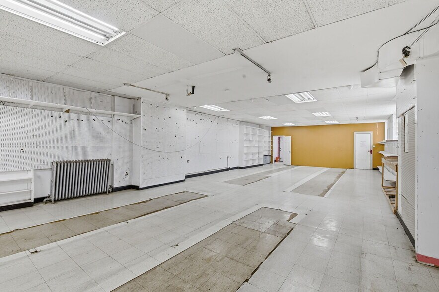 More Photos Of 7 New Main St, Haverstraw Storefront Retail Residential For Lease
