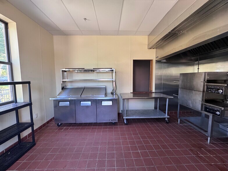 More Photos Of 257 N Water St, Kent Storefront Retail Residential For Sale