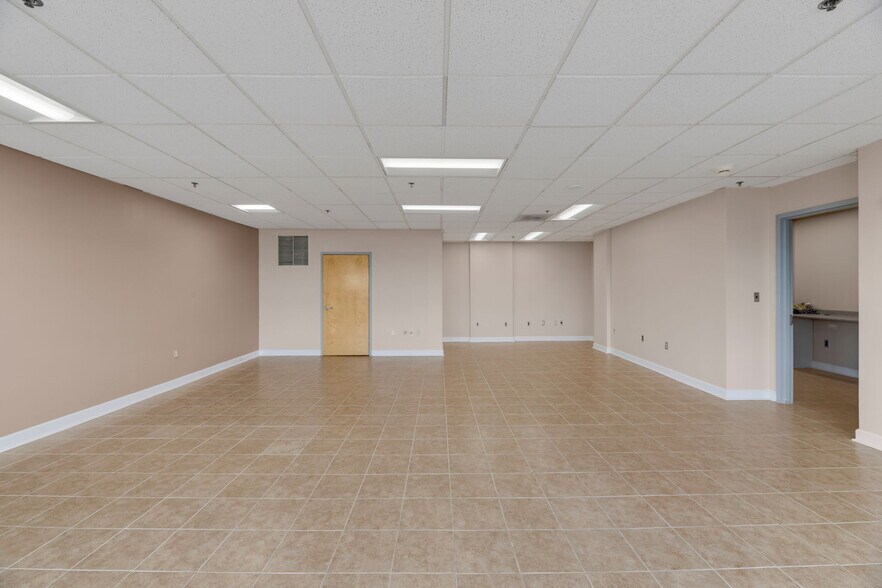 More Photos Of 312 Marshall Ave, Laurel Office For Lease