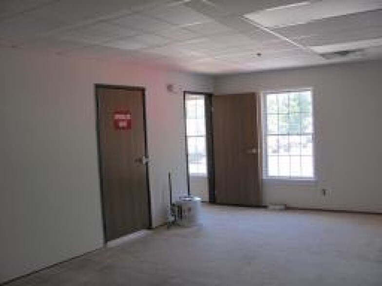 More Photos Of 7 Industrial Rd, Pequannock Office For Lease