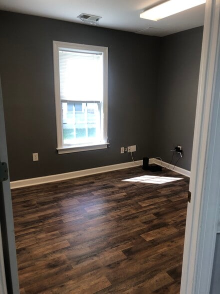 More Photos Of 340-358 S Raleigh St, Holly Springs Office For Lease