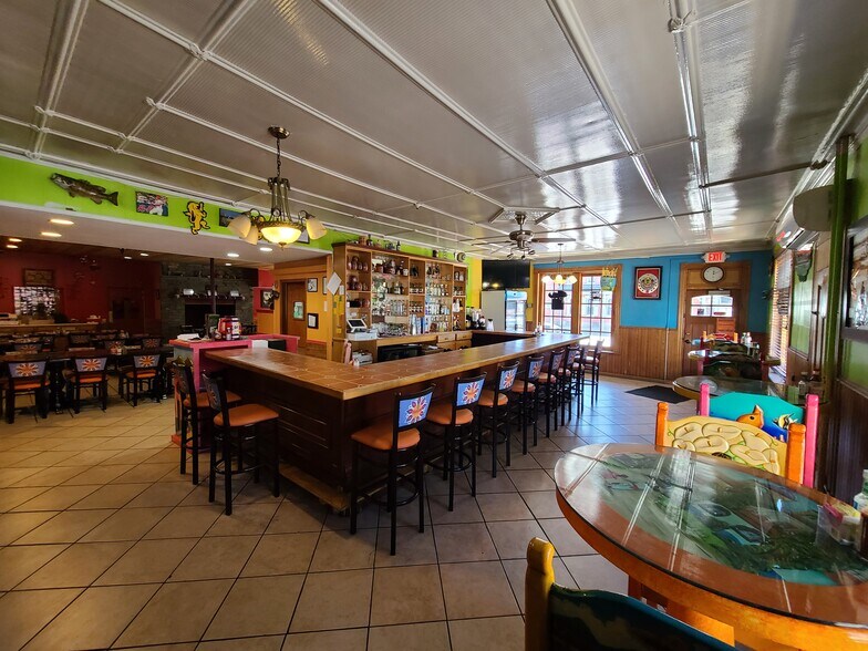 More Photos Of 5005 Kutztown Rd, Temple Storefront Retail Residential For Sale