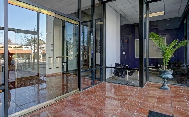 More Photos Of 3300 Oak Lawn Ave, Dallas Office For Lease