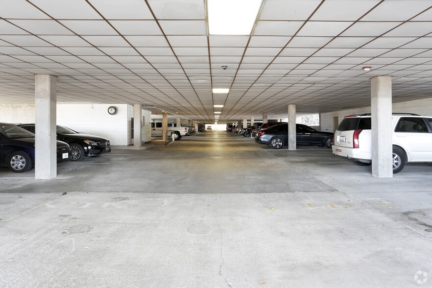 More Photos Of 8355 Walnut Hill Ln, Dallas Medical For Sale