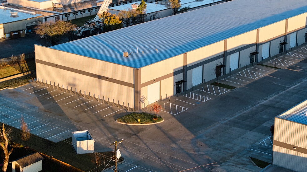 More Photos Of 6240 E 15th St, Tulsa Unknown For Lease