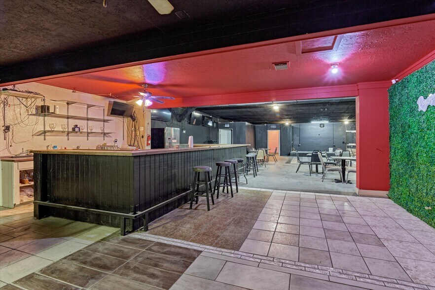 More Photos Of 10935 Aldine Westfield Rd, Houston Bar For Sale