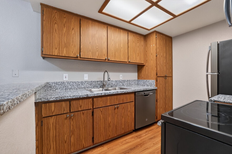 More Photos Of 7856 Old Auburn Rd, Citrus Heights Apartments For Sale