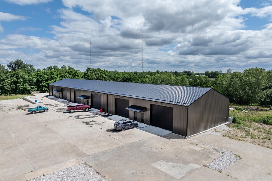 More Photos Of 5101 Kochs Ln, Quincy Warehouse For Lease