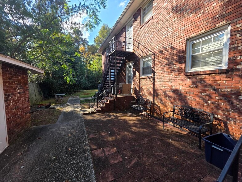 More Photos Of 1101 Comanchee Trl, West Columbia Multifamily For Sale