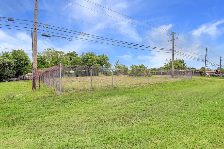More Photos Of 16534 Market St, Channelview Land For Sale