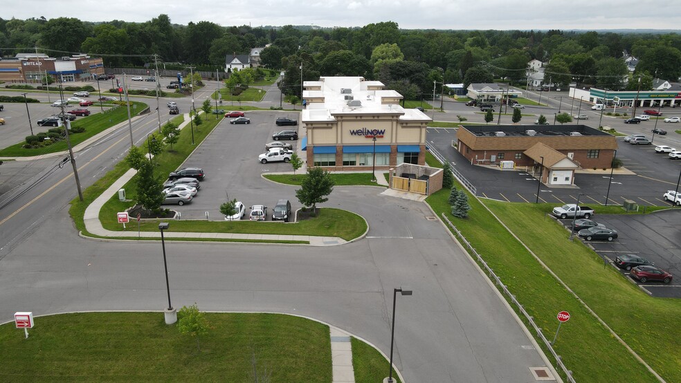 More Photos Of 1 White Springs Dr, Geneva Unknown For Lease