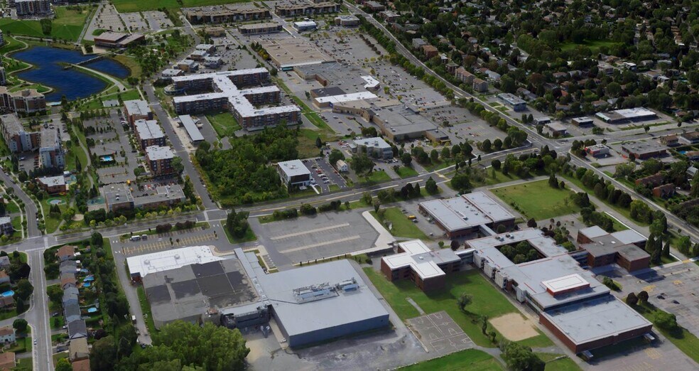 More Photos Of 556 de Mortagne, Boucherville Medical For Sale