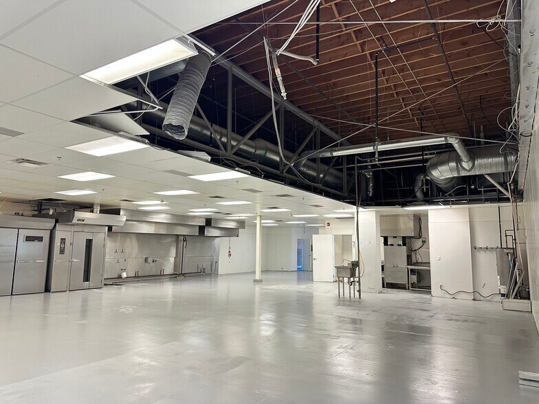 More Photos Of 10930 119 St NW, Edmonton General Retail For Lease