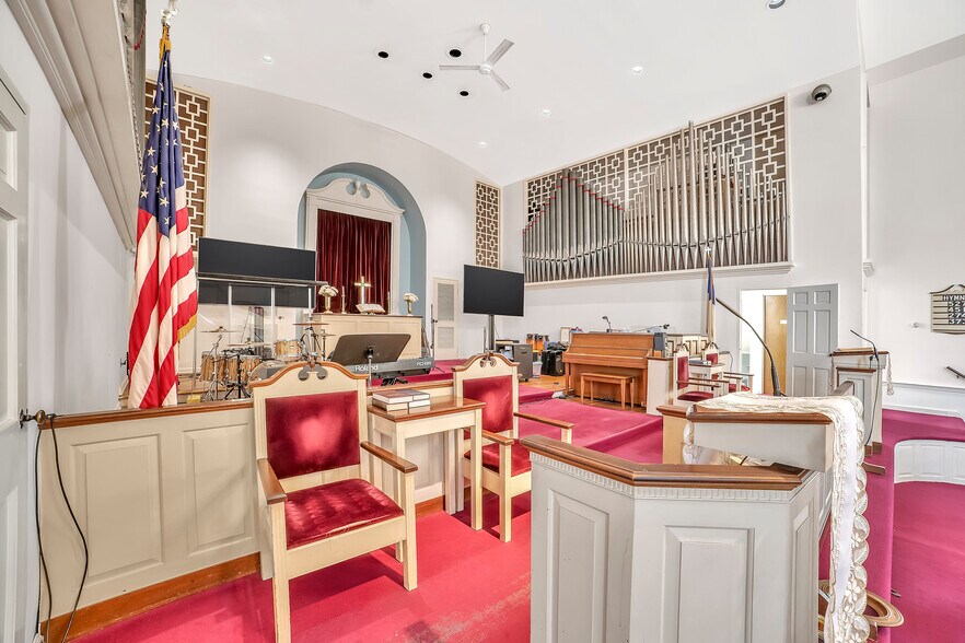 More Photos Of 132 W High St, Somerville Religious Facility For Sale
