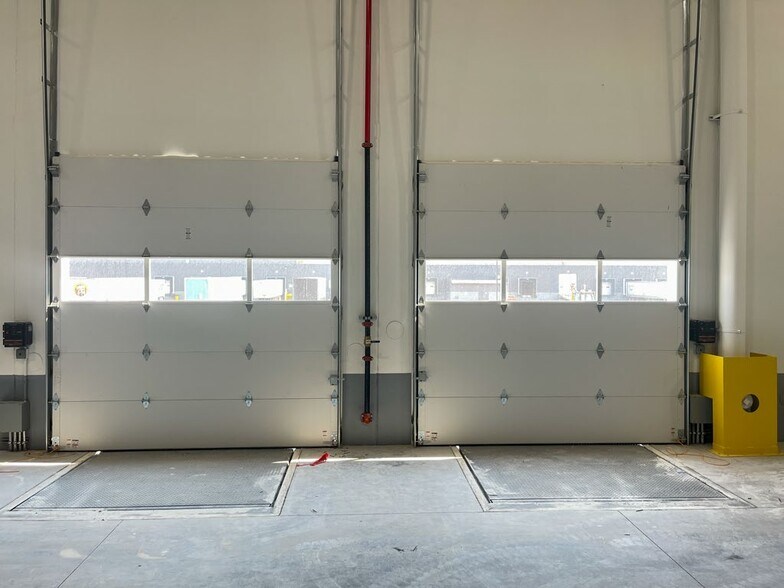 More Photos Of 31840-31870 Enterprise Dr, Livonia Warehouse For Lease