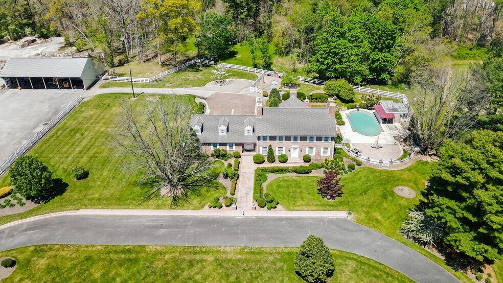 More Photos Of 1445 Catawba Ave, Newfield Service For Sale