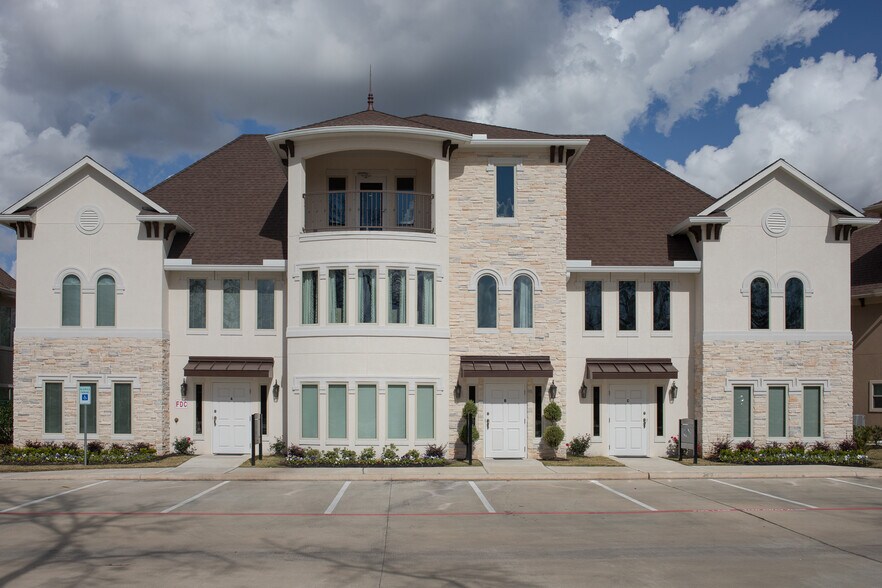 More Photos Of Greatwood Parkway, Sugar Land Office For Sale
