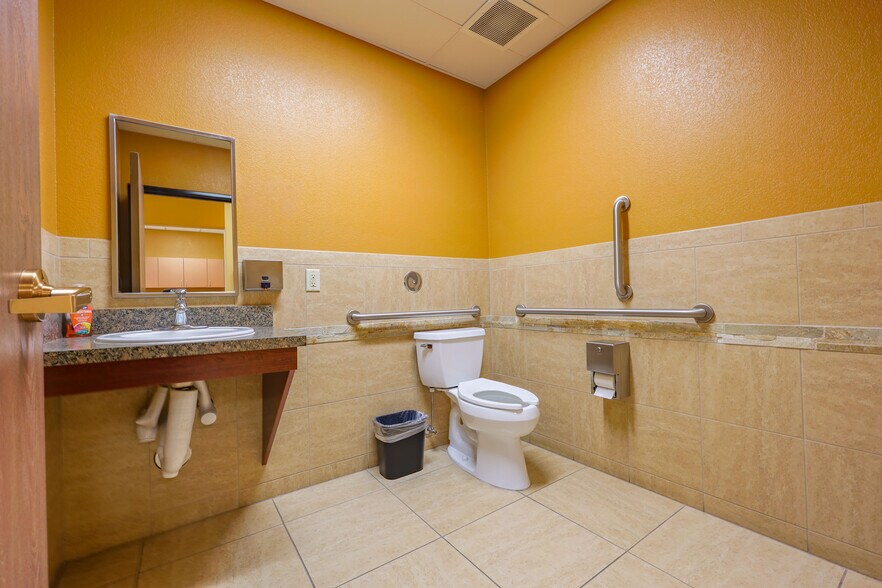 More Photos Of 1590 Paseo San Luis, Sierra Vista Medical For Lease