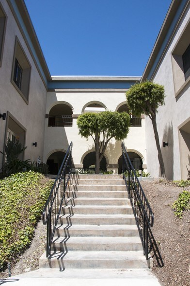 More Photos Of 15706-15708 Pomerado Rd, Poway Medical For Lease