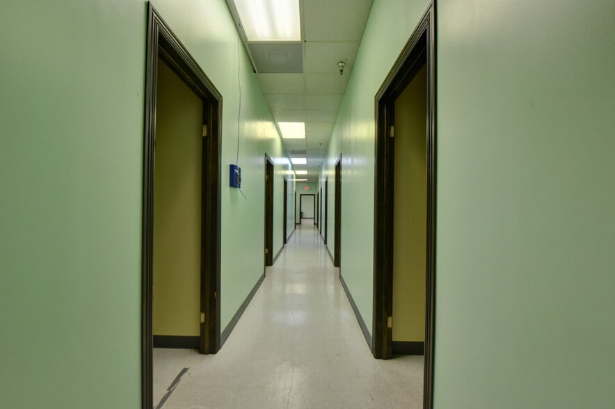 More Photos Of 3701 General Degaulle Dr, New Orleans Unknown For Lease