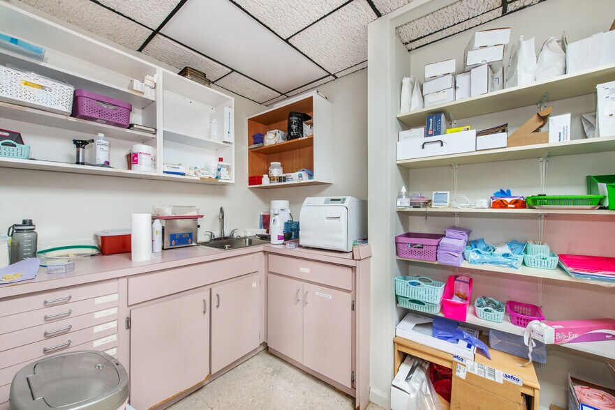 More Photos Of 184 Pompton Ave, Verona Medical For Sale