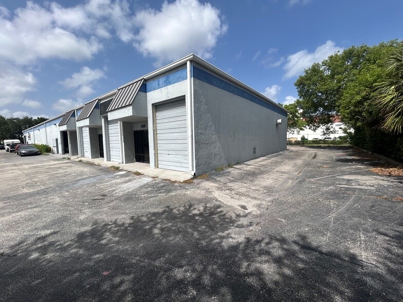 More Photos Of 1934-1940 Church St, West Palm Beach Warehouse For Lease