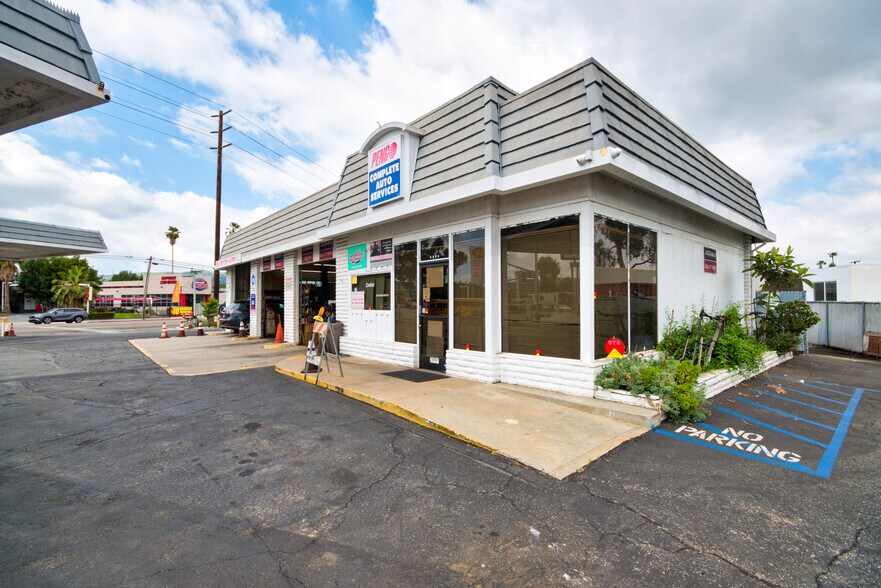 More Photos Of 1031 S Hacienda Blvd, La Puente Service Station For Sale