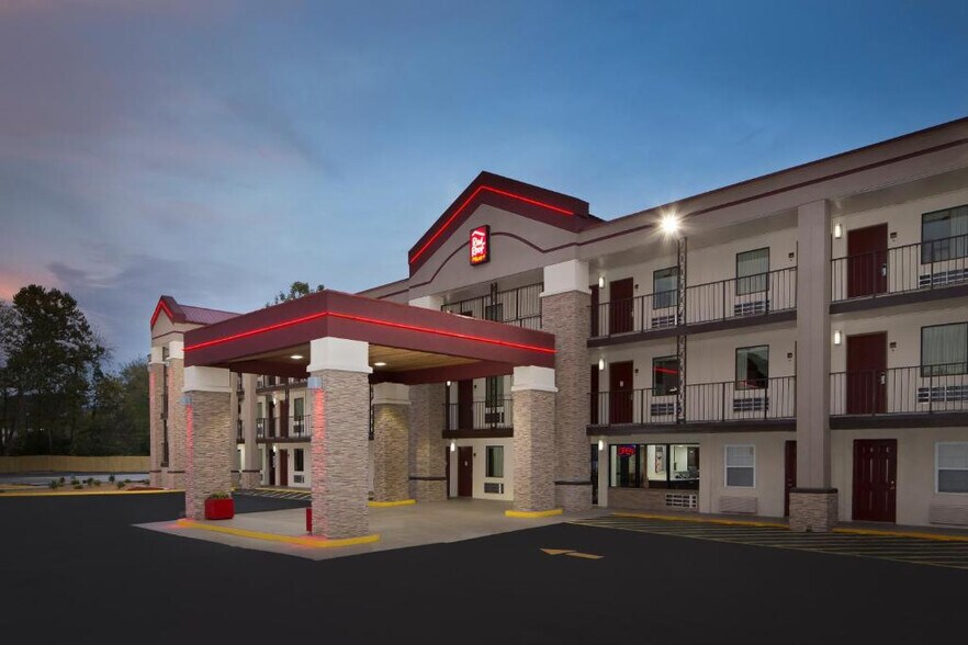 More Photos Of 1813 Crestwood Blvd, Irondale Hotel For Sale