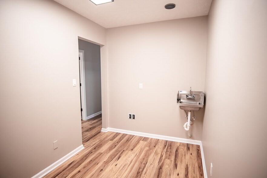 More Photos Of 508 Scarboro Ln, Oak Ridge Medical For Lease